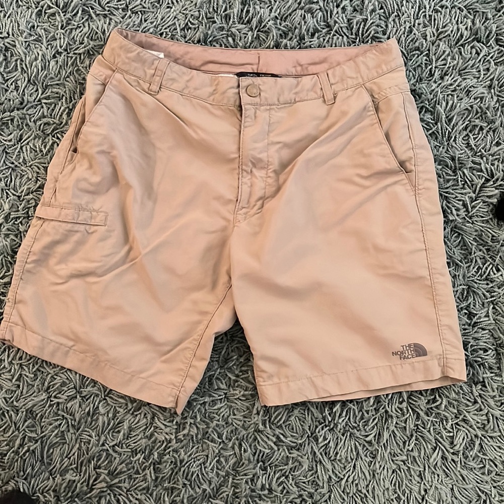 MENS NORTHFACE SHORTS SIZE 36